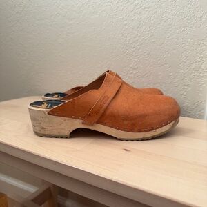 EU 40 Swedish Hasbeens Tan Leather Mules